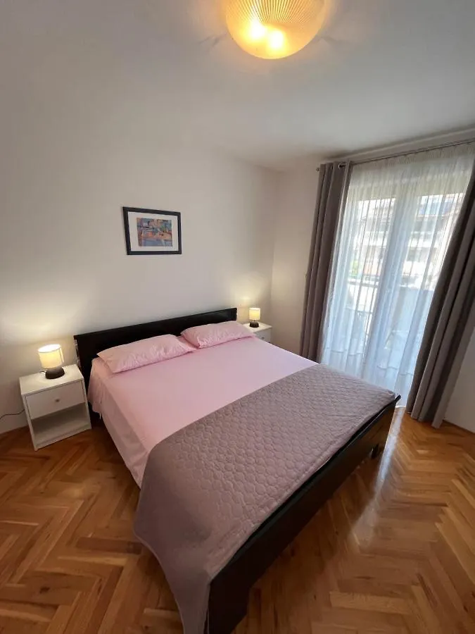 Apartment Miki-Free Parking Rovinj 0*,