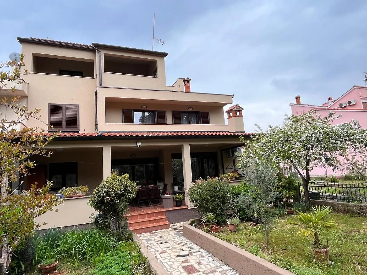 Apartment Miki-Free Parking Rovinj 0*,